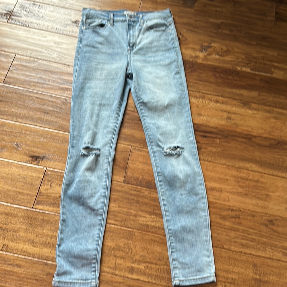 Harper Heritage High Rise Light Distressed Skinny Jeans Size 26